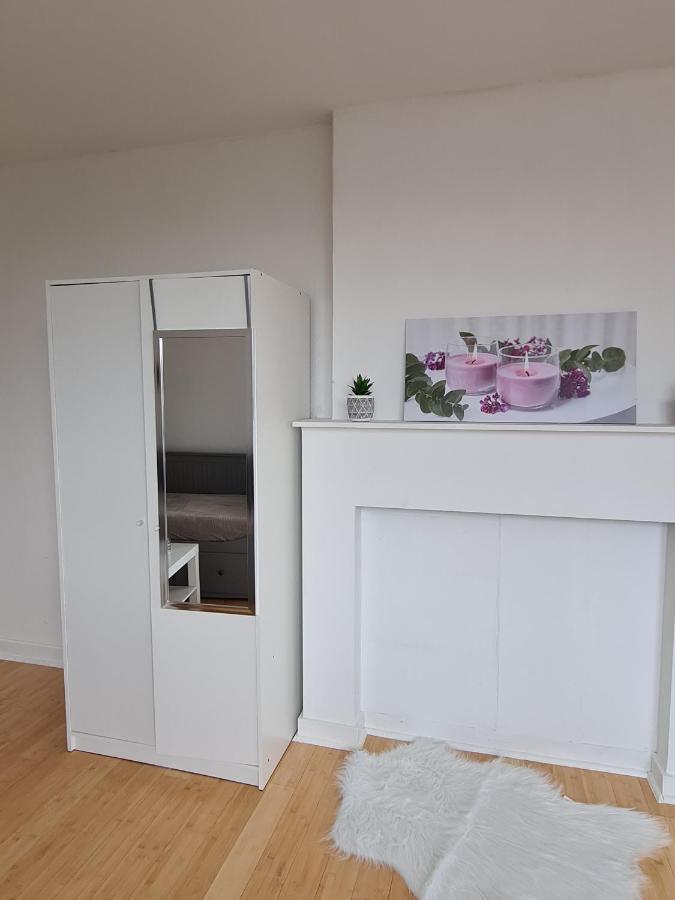 Apartamento Cosy 1&2 parking wifi ménage Netflix gratuits Charleroi Exterior foto